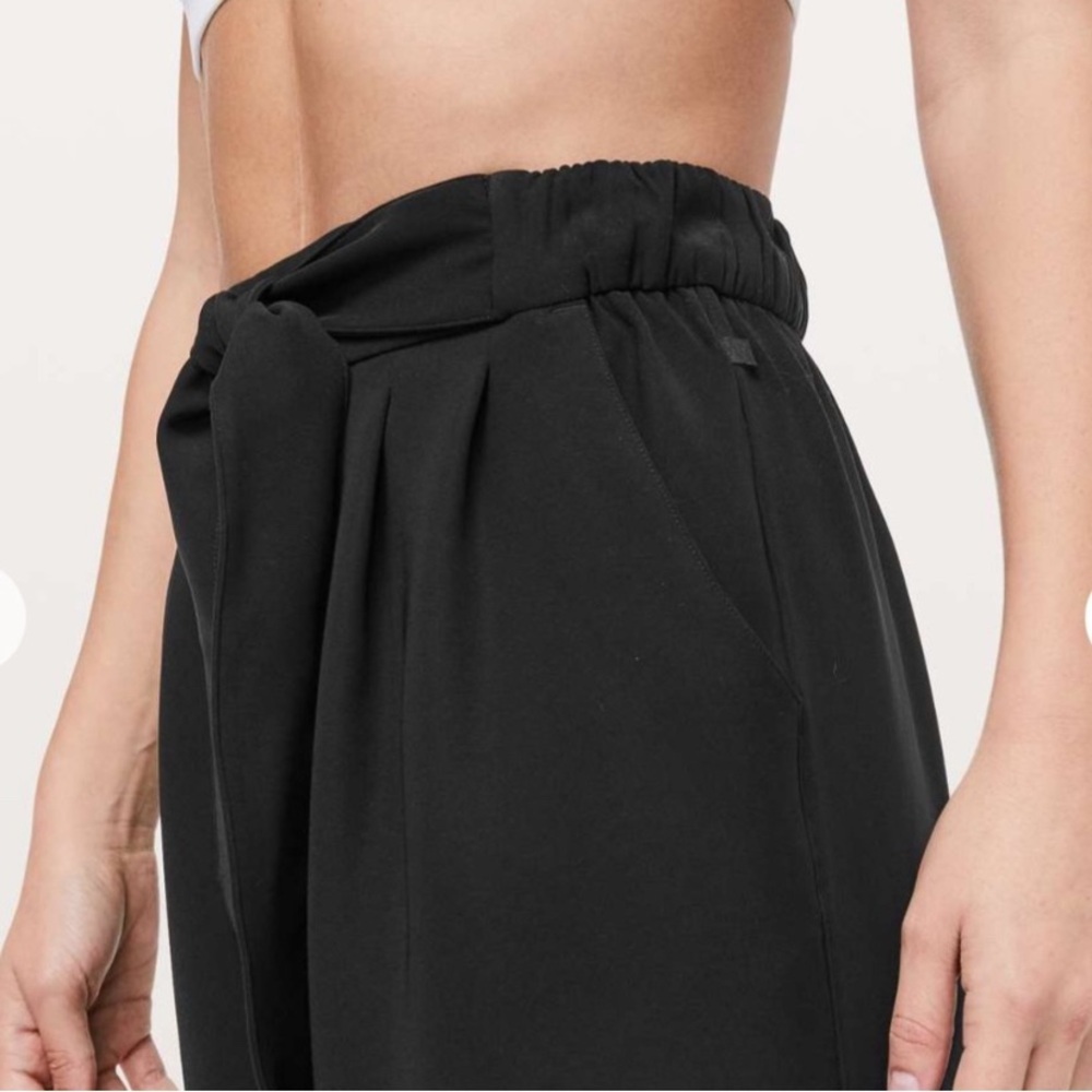 NWT LULULEMON Noir Wide-Leg Tie-Waist High Rise Flowy Crop Pants Black Size 2 - Picture 2 of 8